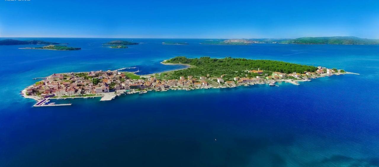 Korina * Brodarica (Sibenik-Knin)