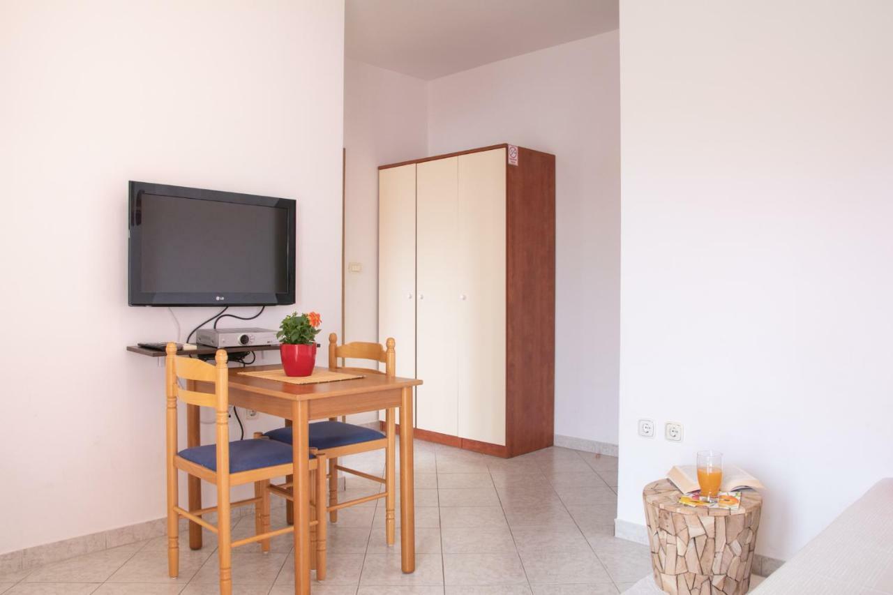Korina Apartment *